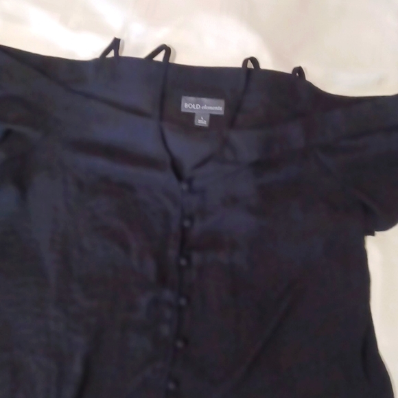 Bold Elements, black off the shoulder, spaghetti strap button down blouse. Sz. L - Picture 7 of 9
